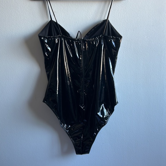 Katie V Wire Latex Bodysuit - Black - Picture 4 of 7